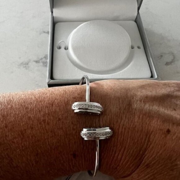 Diamond Bar Flex Bangle Bracelet (1/6 ct. t.w.)/ Sterling Silver ( Macy's) - Picture 4 of 5